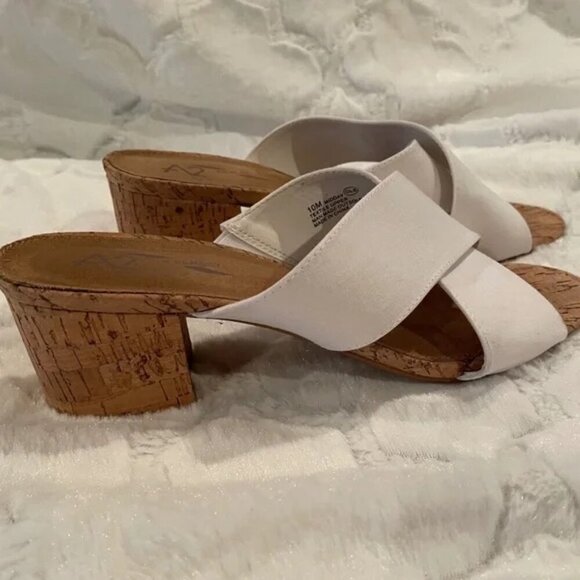 Aerosoles A2 - White Slip-on Sandal - 10 - Picture 4 of 6